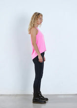 Lade das Bild in den Galerie-Viewer, Tina Neon Pink Outryght
