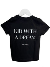 Lade das Bild in den Galerie-Viewer, Mini Me Unisex T-Shirt &quot;KID WITH A DREAM&quot; | Pose Studios
