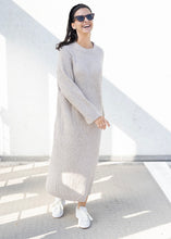 Lade das Bild in den Galerie-Viewer, Oversize Strickkleid &quot;PIA“ | Taupe
